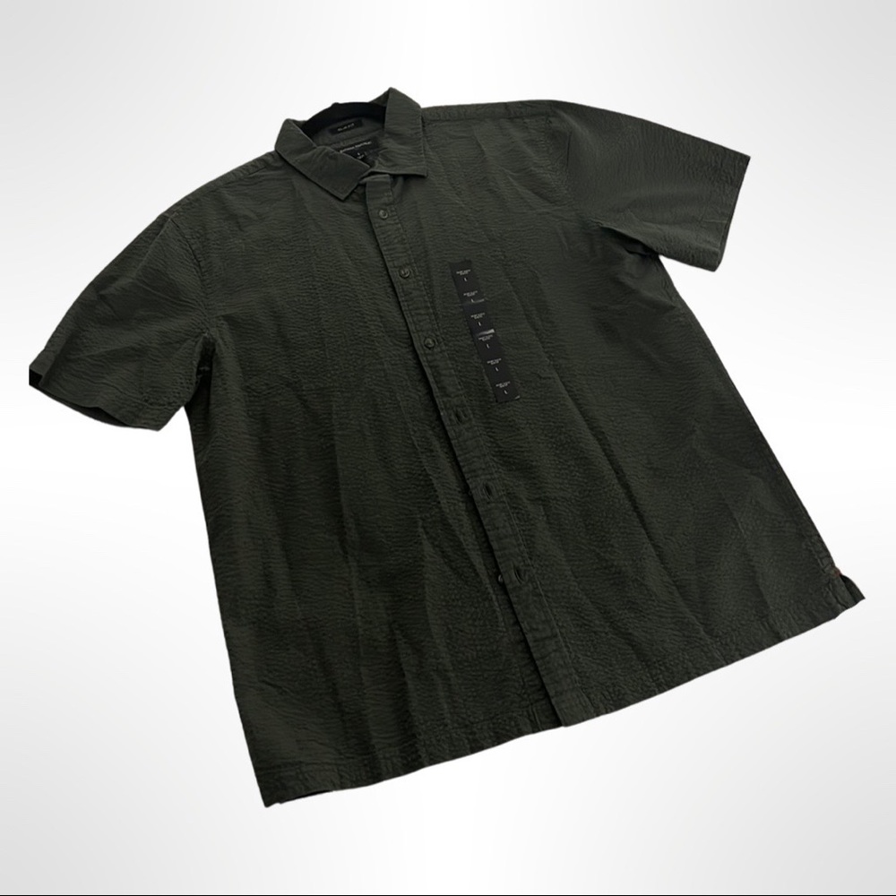 Short-sleeve seersucker button-down (stone green)